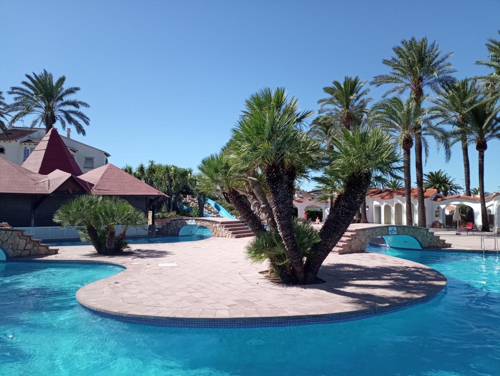 Con Piscina Y Chiringuito Apartment *