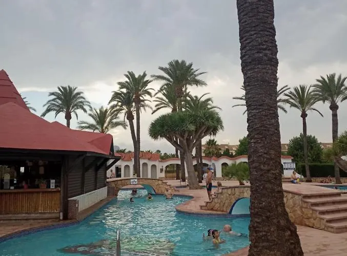 Alojamiento Con Piscina Y Chiringuito Denia